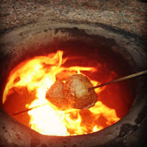 Tafelspitz in Form Picanha aus Chile im Feuer gegrillt (Tandoori)